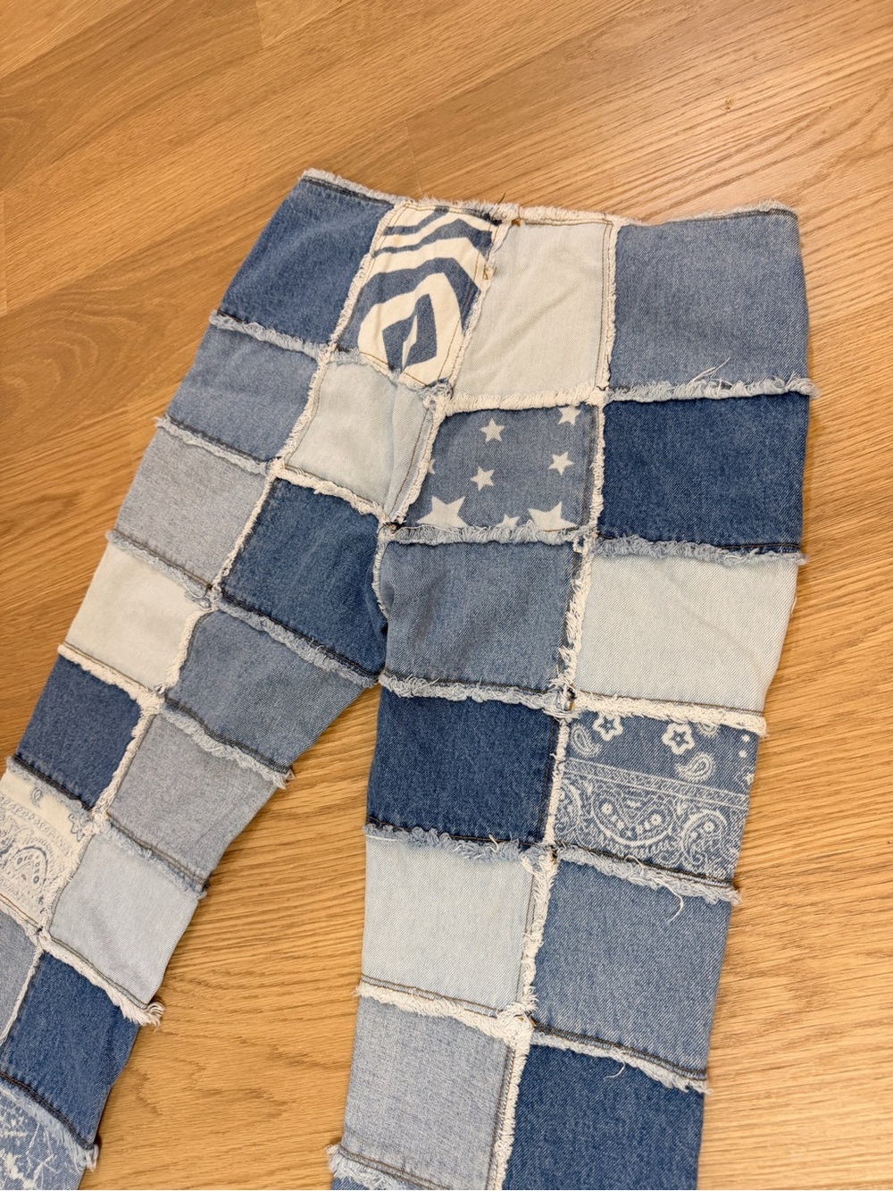 No Boundaries Patchwork Y2K Jeans - Picture 7 of 7